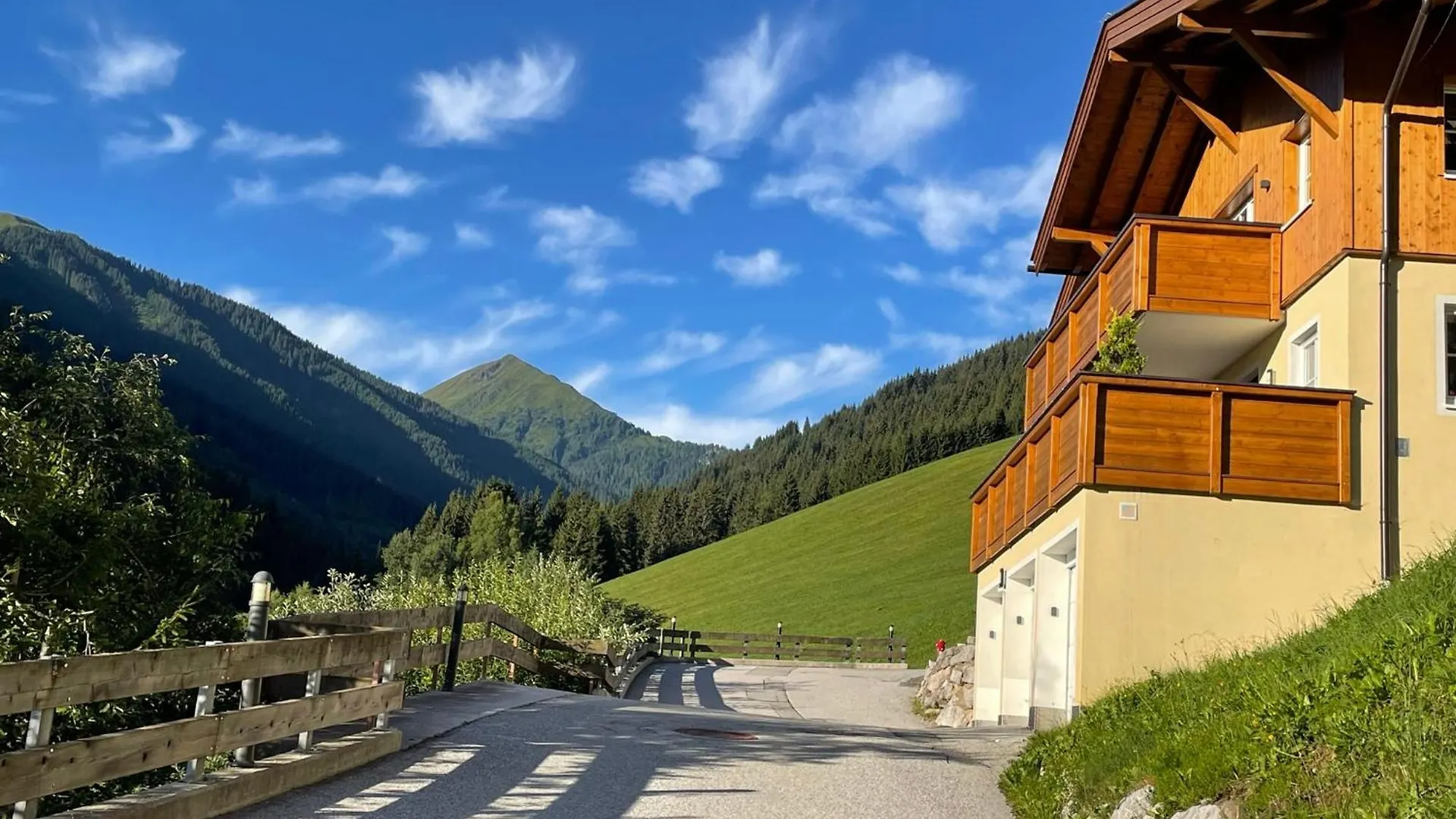 Apartment Ski In Ski Out Neu Und Gehoben Saalbach
